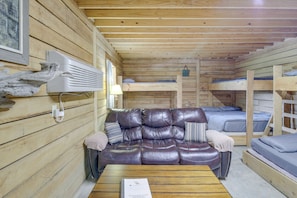 Apartment (0 Bedroom) | Interior