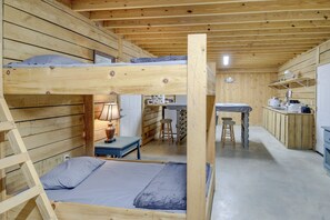 Apartment (0 Bedroom) | Interior