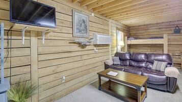 Apartment (0 Bedroom) | Interior