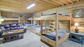 Apartment (0 Bedroom) | Interior