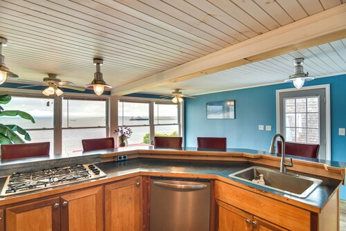 Massachusetts Vacation Rental: 5 Mi to Fall River