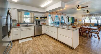 Breezy Englewood Condo w/ Community Pool!