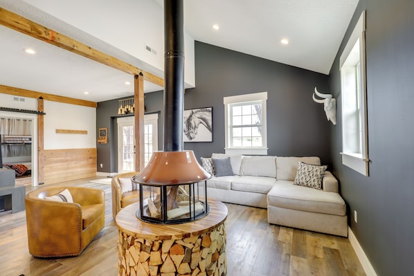 House (3 Bedrooms) | Interior