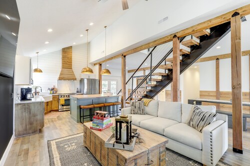 Orangeville Vacation Rental w/ On-site Creek!