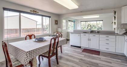 Winchester Bay Vacation Rental Near Dunes & Atv!