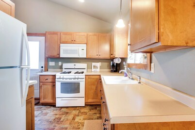 Pet-friendly Wisconsin Cabin on Lake w/ Fire Pit!