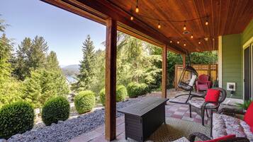Apartment (3 Bedrooms) | Front of property