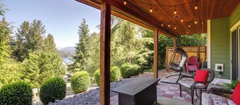 Modern Bellingham Retreat Near Galbraith Mountain!
