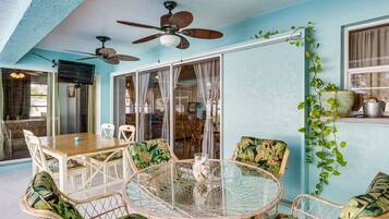 Tempat makan outdoor