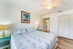 1 chambre, fer et planche à repasser, lits bébé (gratuits)