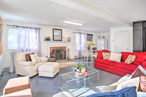 Interior - Elegant Connecticut Home: Fireplaces, Pet Friendly (Easton)
