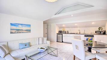 Rumah (2 Bedrooms) | Interior