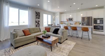 Modern Lake Point Home - 1 Mi to Great Salt Lake!