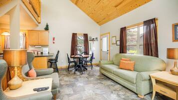 House (2 Bedrooms) | Interior