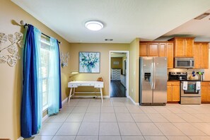 Interior - Crestview Vacation Rental: Day Trip to Destin! (Crestview)