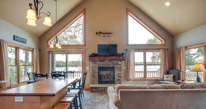 Lakefront Wisconsin Getaway w/ Kayak + Boat Dock!