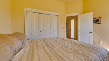House (3 Bedrooms) | 3 bedrooms, iron/ironing board, bed sheets
