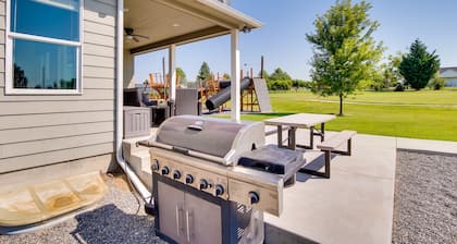 Kid-friendly Pasco Farmhouse w/ Playset, Game Room