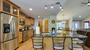 ุงูู
ูุดุฃุฉ ู
ู ุงูุฏุงุฎู