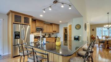 ุงูู
ูุดุฃุฉ ู
ู ุงูุฏุงุฎู