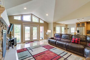 House (5 Bedrooms) | Interior