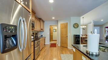 ุงูู
ูุดุฃุฉ ู
ู ุงูุฏุงุฎู