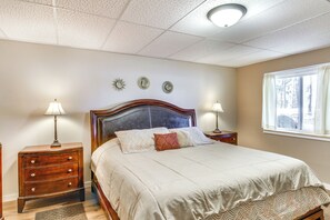 House (5 Bedrooms) | Interior - White Swan Lake Home Near Hiking & Snowmobiling! (Bigfork)