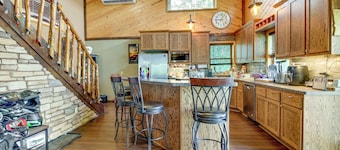 Private Dock: Lakefront Family Home in Outing