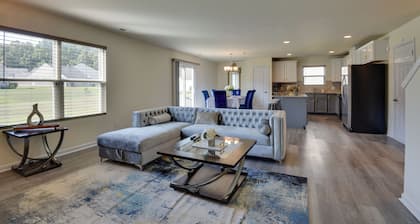 Spacious Gastonia Home w/ Pool Access!