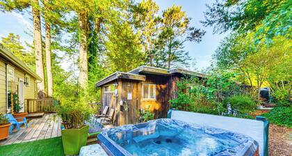Fort Bragg 'secret Garden' Cabin w/ Hot Tub, Views