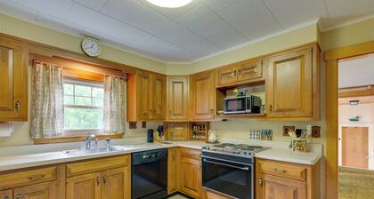 Cape House in Farmington w/ Shared Outdoor Pool!