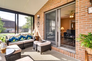 TV, books - Tonawanda Vacation Rental ~ 13 Mi to Niagara Falls (Tonawanda)