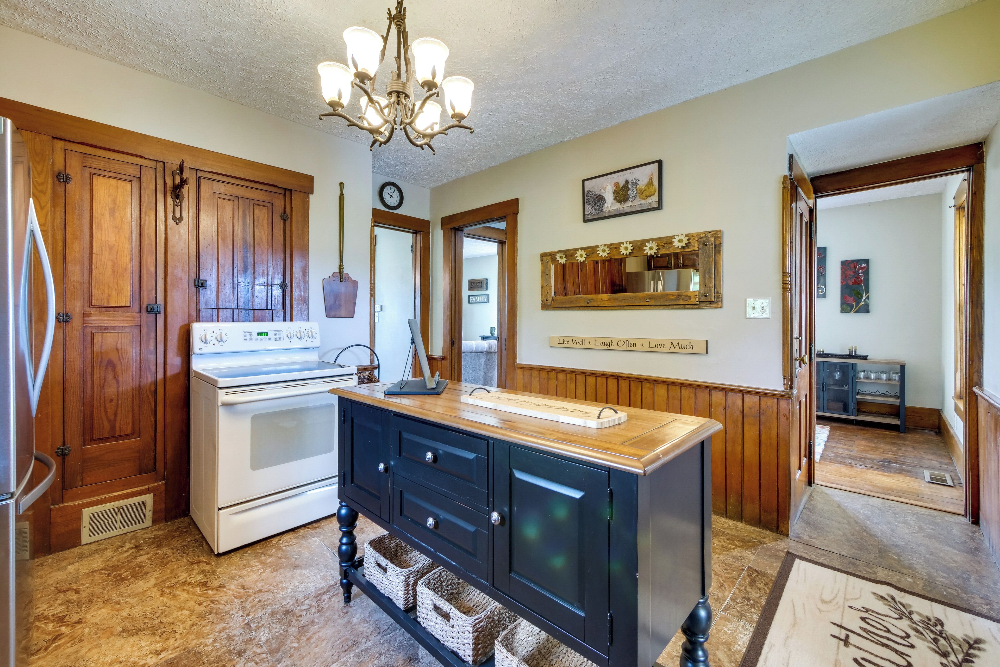 House (3 Bedrooms) | Interior