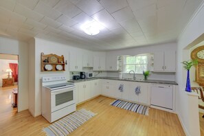 Cottage (5 Bedrooms) | Interior