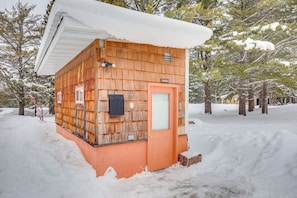 Cottage (5 Bedrooms) | Interior - 1 Mi to Lake Superior: Cottage w/ Sauna & Rec Room (Calumet)