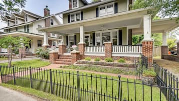 House (3 Bedrooms) | Front of property