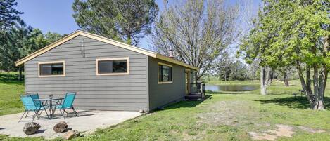 Cottage (2 Bedrooms) | Front of property