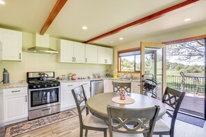 Cottage (2 Bedrooms) | Interior - Julian Cottage Stay w/ Near Wildlife & Wineries (Julian)