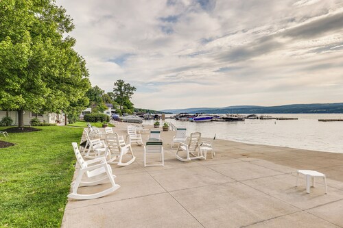 Canandaigua Lake Romantic Getaway w/ Boat Slip!