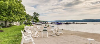 Canandaigua Lake Romantic Getaway w/ Boat Slip!
