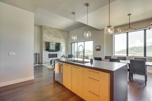 Apartment (3 Bedrooms) | Interior - Hideout Haven: Luxe Retreat w/ Lake View & Hot Tub (Kamas)