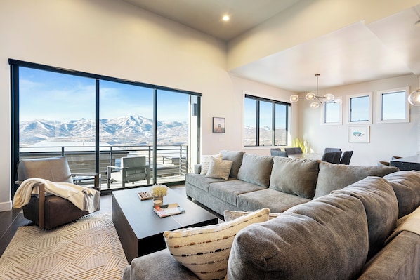 Apartment (3 Bedrooms) | Depan hartanah