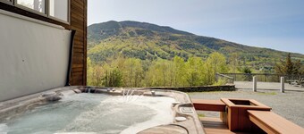 Luxury Vermont Vacation Rental: Private Hot Tub!