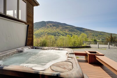 Luxury Vermont Vacation Rental: Private Hot Tub!