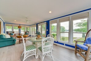 Interior - Lakefront Lexington Vacation Rental w/ Dock! (Lexington)