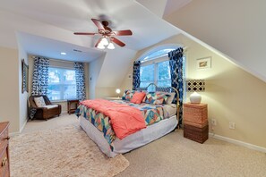 House (4 Bedrooms) | 4 bedrooms, iron/ironing board, bed sheets - Lakefront Lexington Vacation Rental w/ Dock! (Lexington)