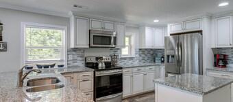 Pet-friendly Lexington Vacation Rental on Lake!