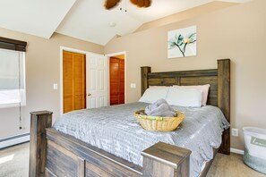 3 bedrooms, laptop workspace, iron/ironing board, bed sheets - Serene Greenwood Lake Vacation Rental w/ Fire Pit! (Greenwood Lake)