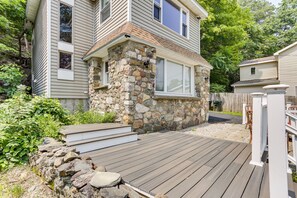 Terrace/patio - Serene Greenwood Lake Vacation Rental w/ Fire Pit! (Greenwood Lake)