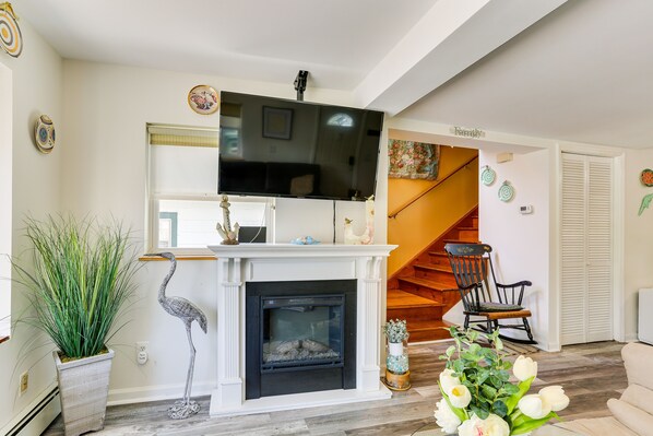 TV, fireplace - Serene Greenwood Lake Vacation Rental w/ Fire Pit! (Greenwood Lake)